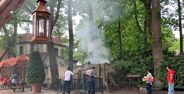 Efteling-medewerkers blussen brandje bij Holle Bolle Gijs