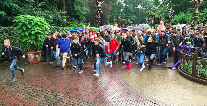 Video: honderden Efteling-bezoekers rennen naar nieuwe attractie Symbolica