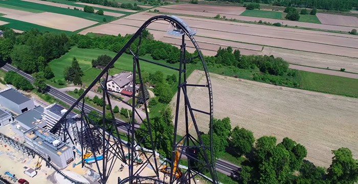 Video: Europa's hoogste en snelste mega coaster bijna af