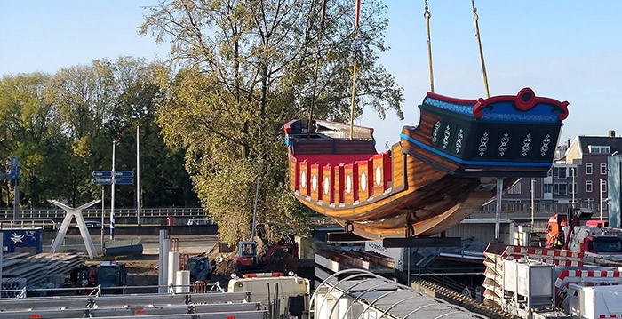 Schommelschip uit Walibi duikt op in Attractiepark Rotterdam