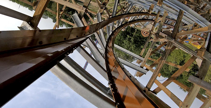 Onride-video van nieuwe achtbaan Untamed in Walibi Holland