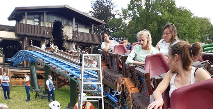 Foto's: zo wordt de nieuwe Efteling-achtbaan Max & Moritz geëvacueerd