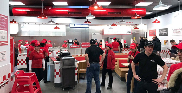 Hamburgerrestaurant Five Guys in Disneyland Paris vanaf vandaag open