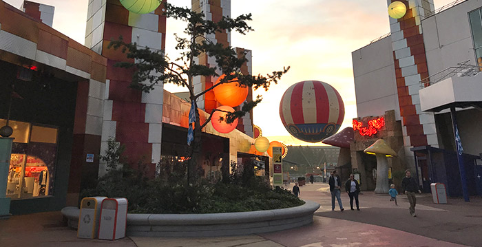 Disneyland wil entertainmentgebied Disney Village renoveren