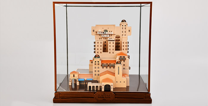 Exclusief souvenir: miniatuur van Tower of Terror uit Disneyland Paris