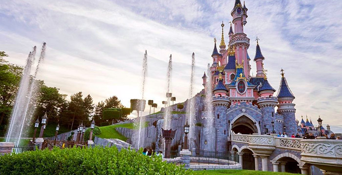 Amerikanen azen op volledige overname Disneyland Paris