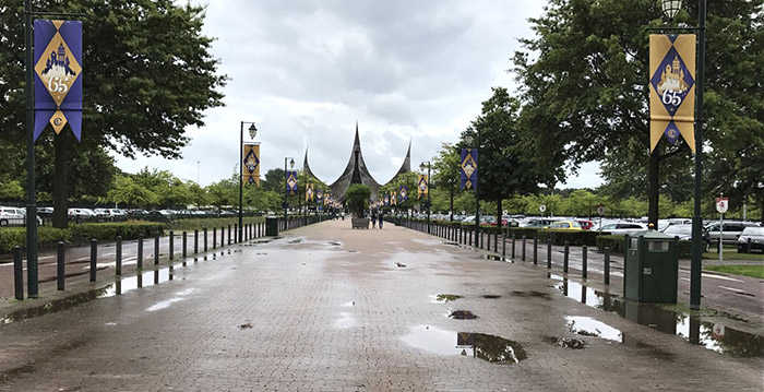 BN'er bedelt bij de Efteling om gratis kaartje