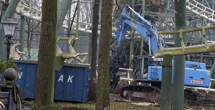 Sloop van Efteling-achtbaan Python nu echt begonnen