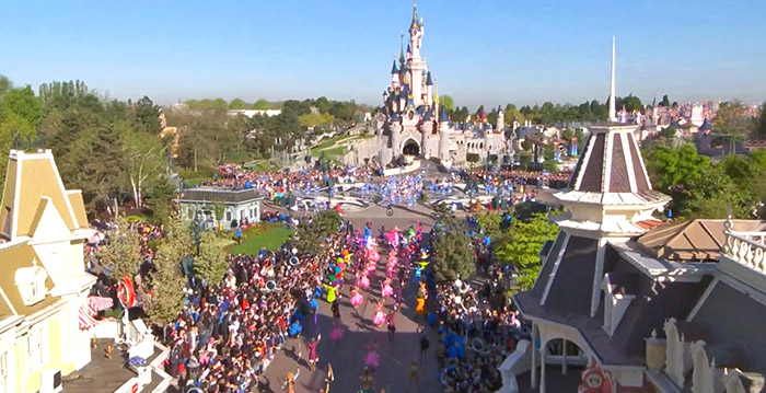 Disneyland Paris viert 25-jarig bestaan met gigantische jubileumshow