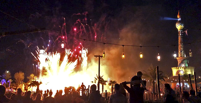 Video: grote vuurwerkshow tijdens zomeravonden Toverland