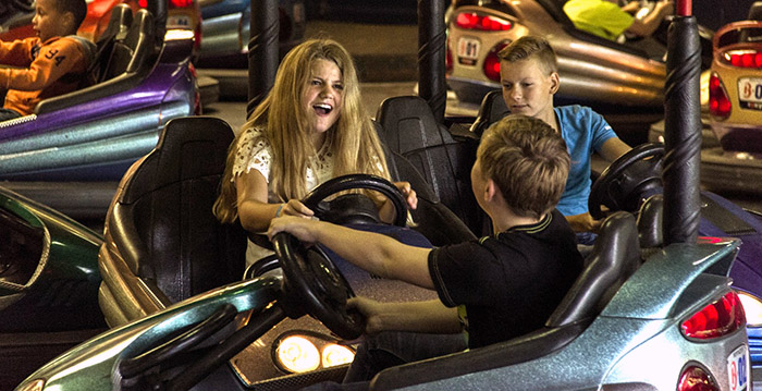 10-jarig meisje gewond door botsauto's in pretpark