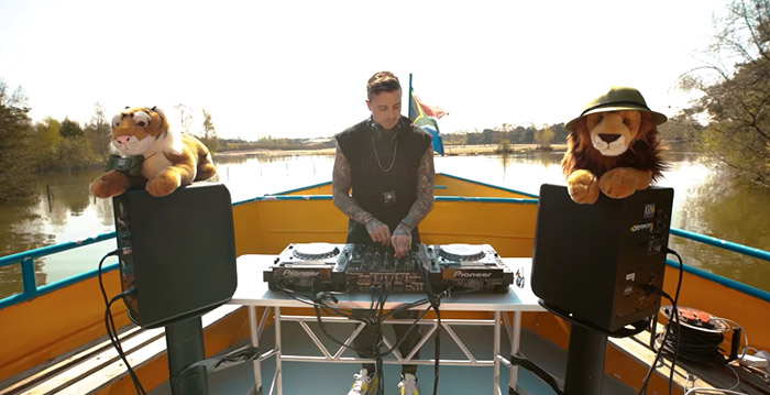 Video: dj zet Safaripark Beekse Bergen op stelten vanuit safariboot