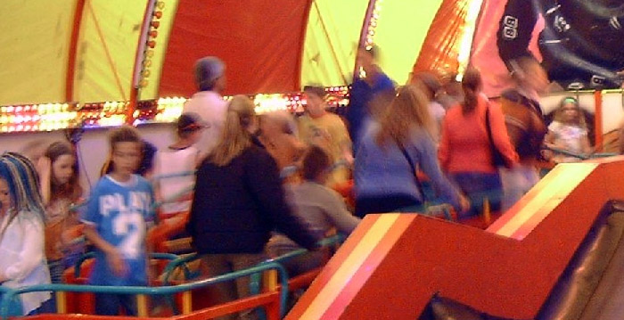 Extra bewaking op kermis na vernielingen