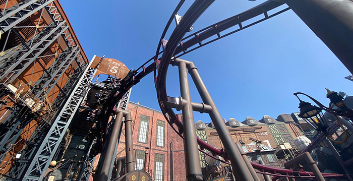 Foto's: ontdek flying coaster F.L.Y en themagebied Rookburgh in Phantasialand