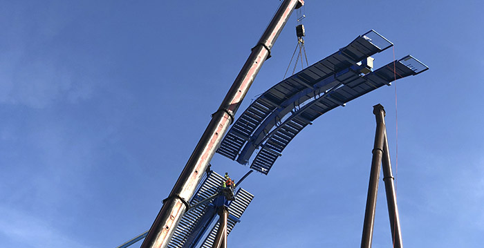 Spectaculaire wing coaster Toverland bereikt hoogste punt