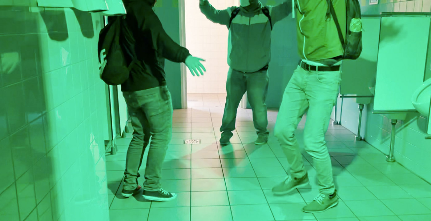 Video: Walibi installeert disco-effect in toiletruimte