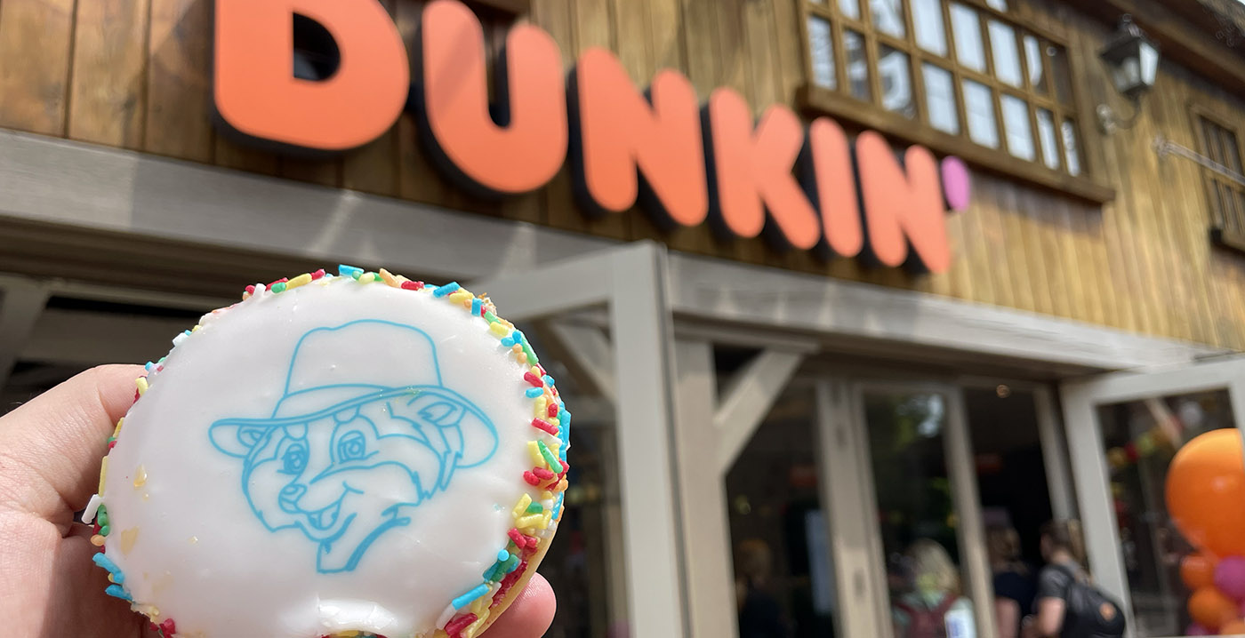 Foto's: Attractiepark Slagharen opent vestiging van donutketen Dunkin'