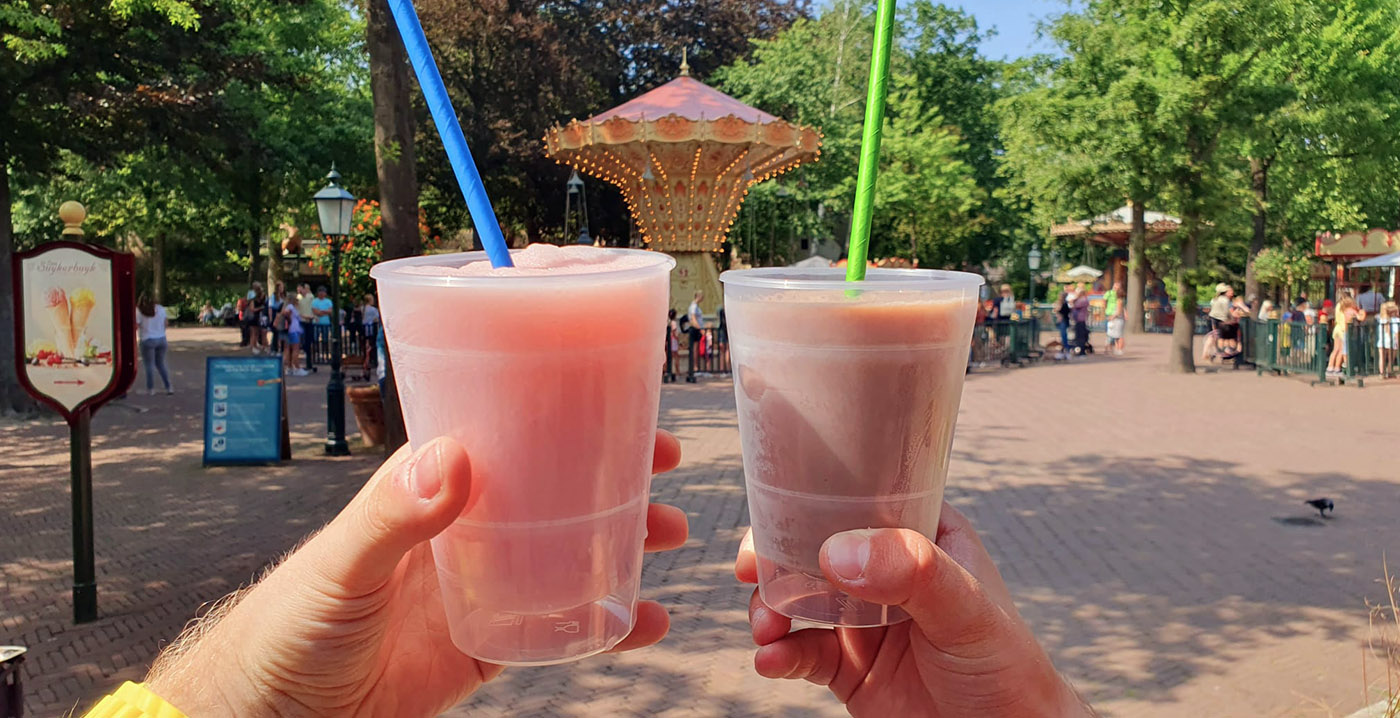 Zomerse ijsdrankjes in de Efteling: frozen Fristi en frozen Chocomel