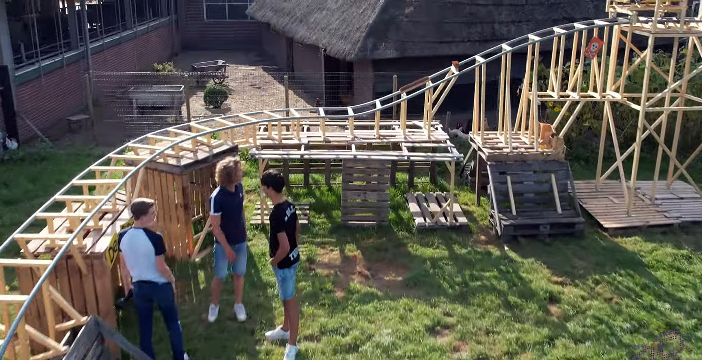 Middelbare scholieren bouwen achtbaan voor profielwerkstuk