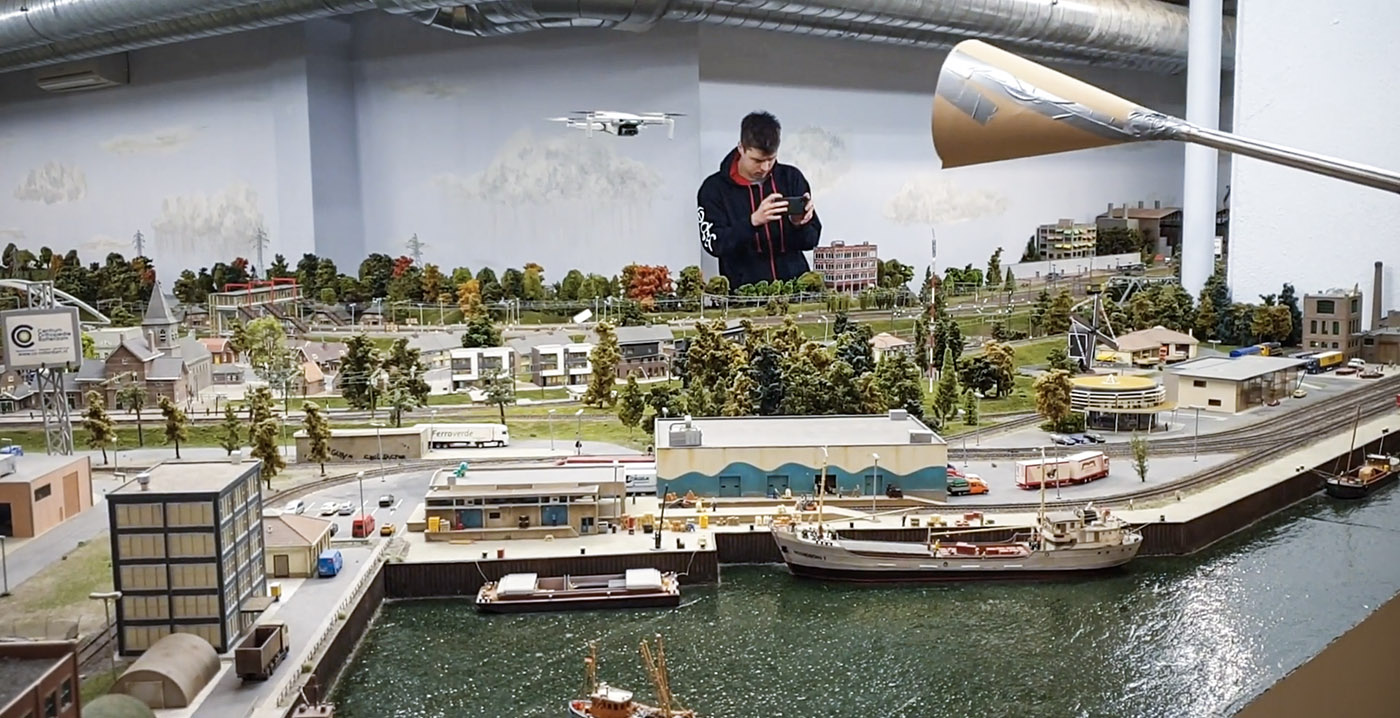Video: Miniworld Rotterdam maakt miniaturen schoon met drone