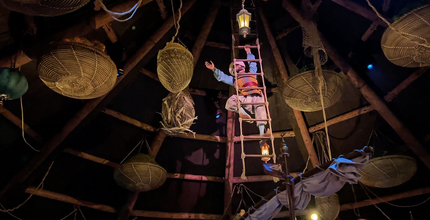 Video: Efteling-bezoekers trotseren storm in vernieuwde bootjesmolen Sirocco