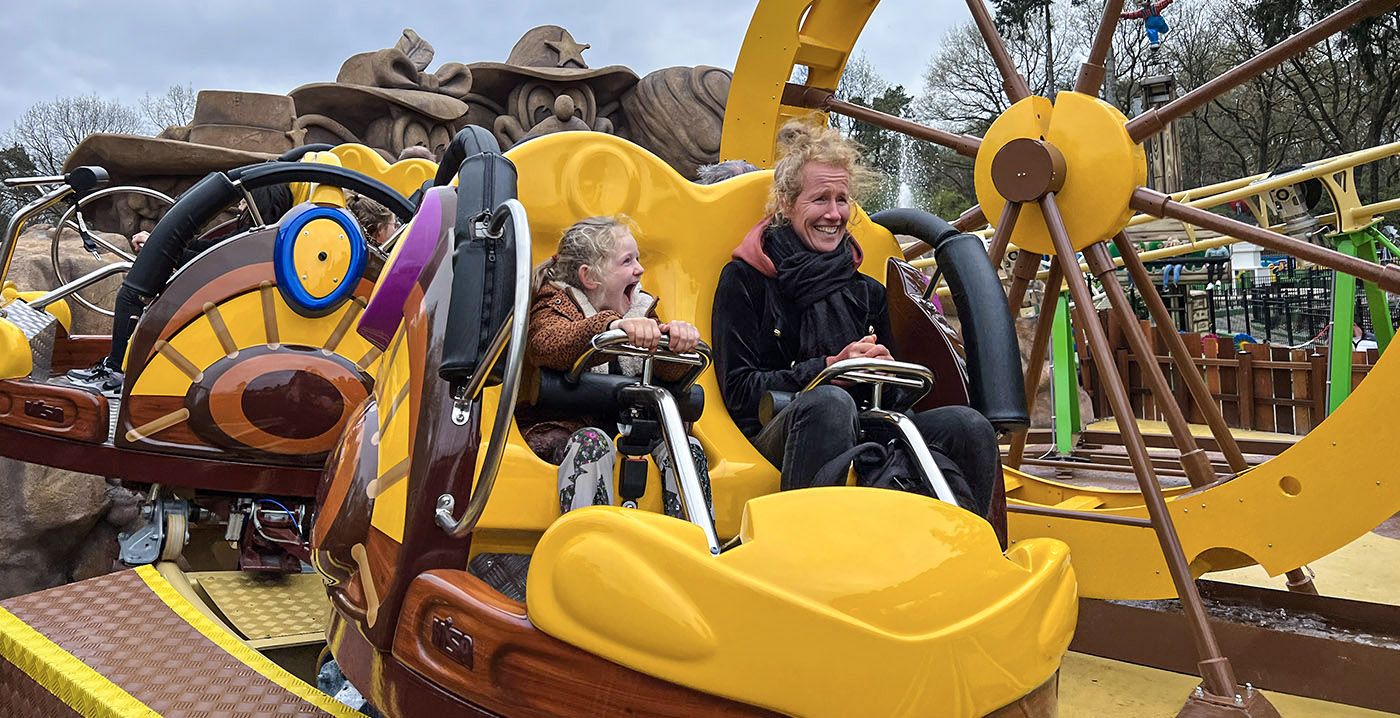 Foto's: na ruim zeven jaar wachten opent Julianatoren de nieuwe spinning coaster Texas Twister