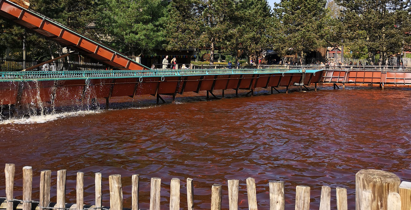 Attractiepark Slagharen verklaart bruin water in waterbaan