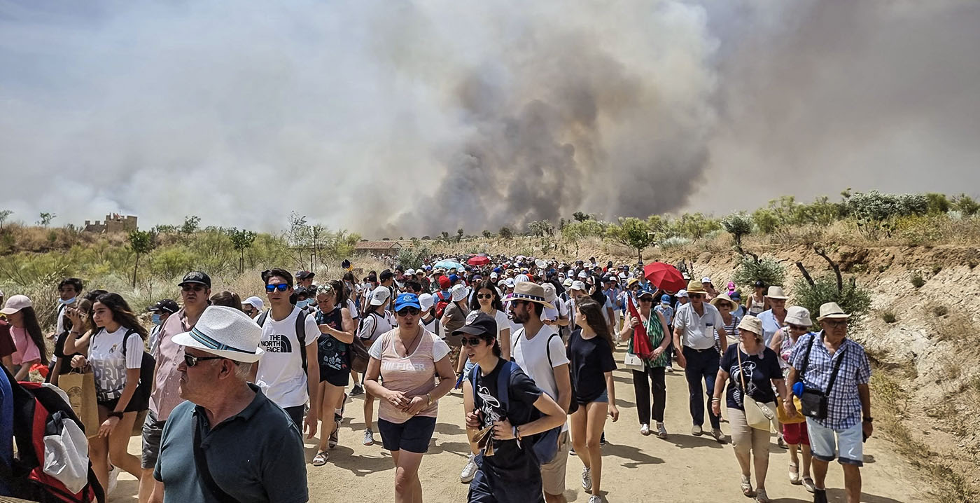 Enorme bosbrand vlakbij Spaans themapark Puy du Fou España: duizenden bezoekers geëvacueerd