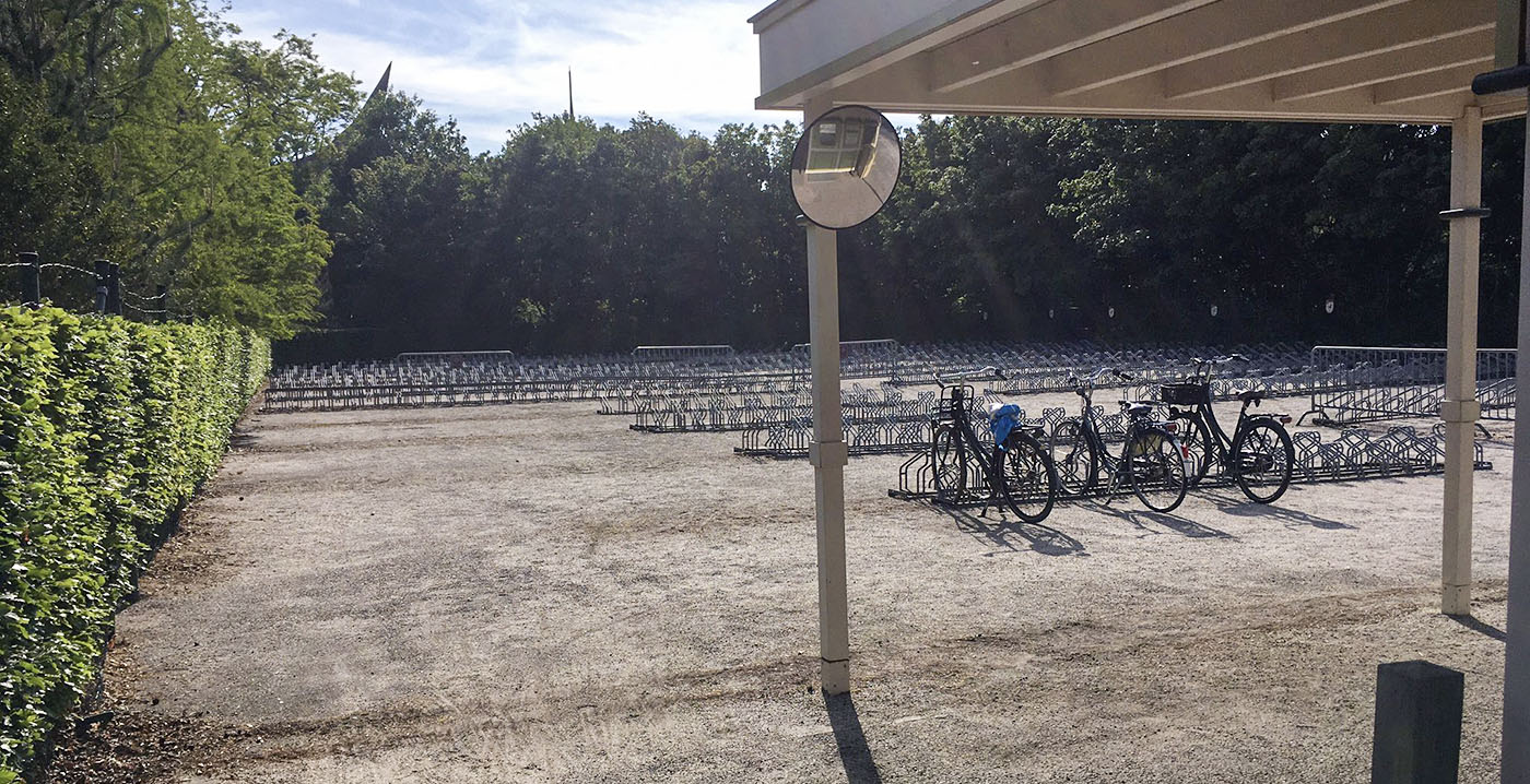 Efteling houdt vast aan onbemande fietsenstalling: 'Heel raar'