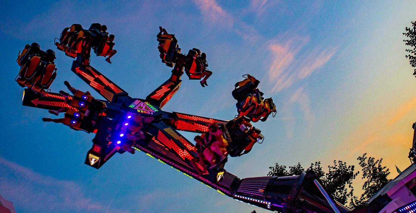 Foto's kermis in Uden groter dan ooit met 110 attracties en kramen