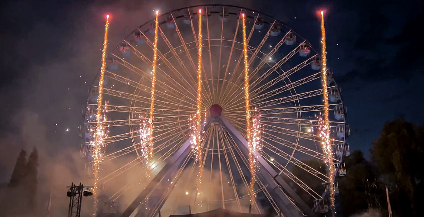 Video: muzikale vuurwerkshow in Walibi Holland tijdens zomerfestival Lekkergaan