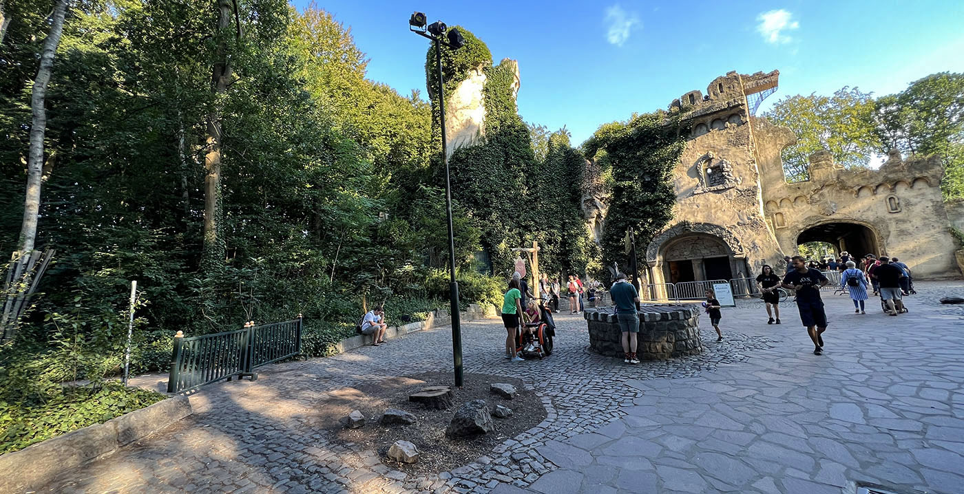 Werkzaamheden bij Spookslot in de Efteling zijn al gestart: bomen gekapt, bouwweg aangelegd