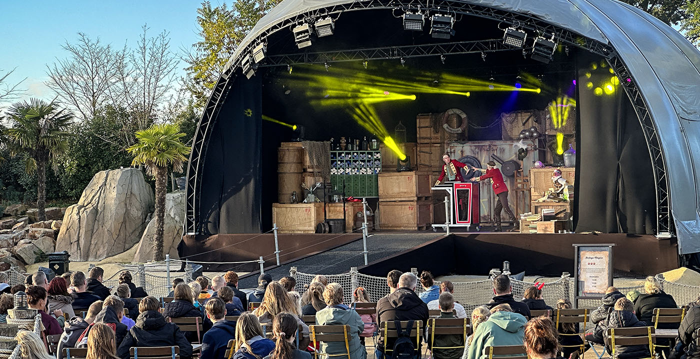 Foto's: Toverland presenteert nieuwe illusieshow Bodega Mágica