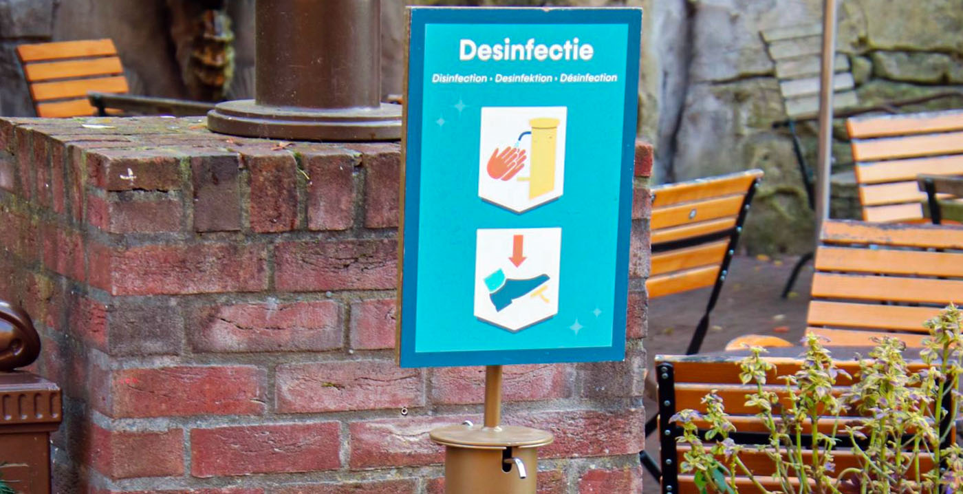 Efteling zet desinfectiepalen terug: 'Minimale coronamaatregelen'