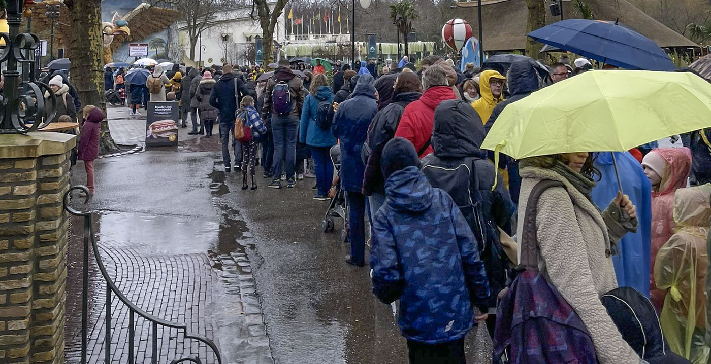 Virtuele wachtrij bij Efteling-attractie Carnaval Festival is geen succes: 'Geen mens die het snapt'