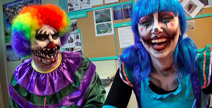 Video: Looopings-presentatoren als horrorclowns in Toverland