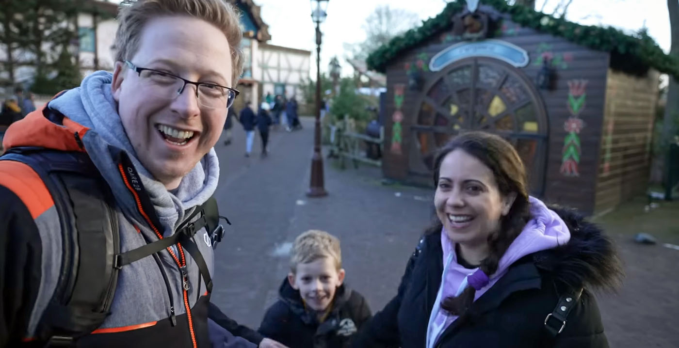 Britse vloggers dolenthousiast over de Efteling: 'Het Nederlandse Disneyland'