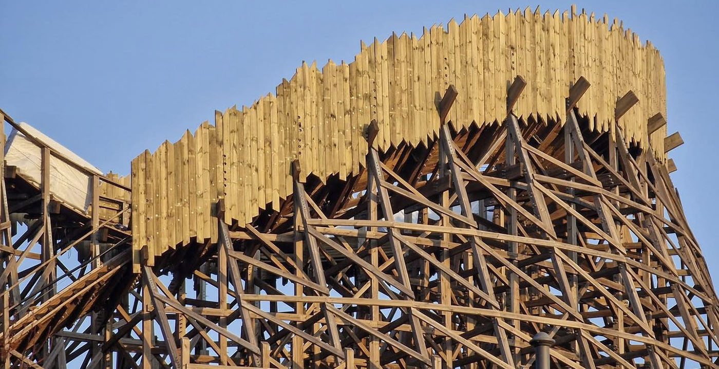 Foto's: Europa-Park voorziet houten achtbaan Wodan van geluidsscherm