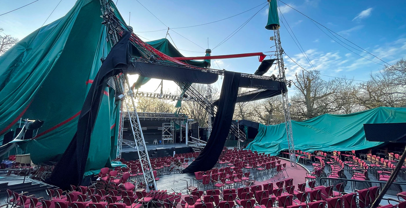 Circustent in Deens pretpark verwoest door storm