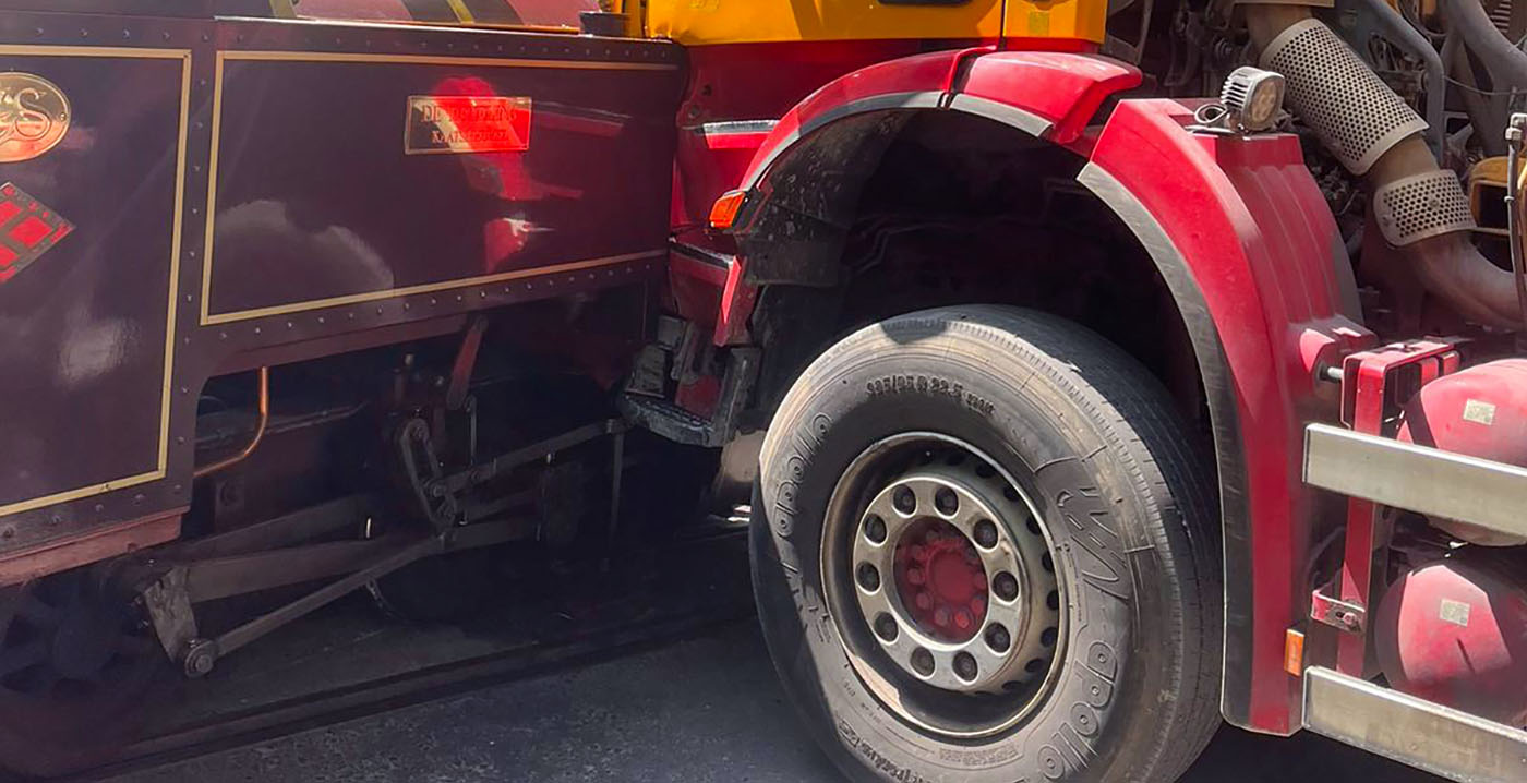 Stoomtrein Efteling aangereden door vrachtwagen: bezoekers naar de EHBO