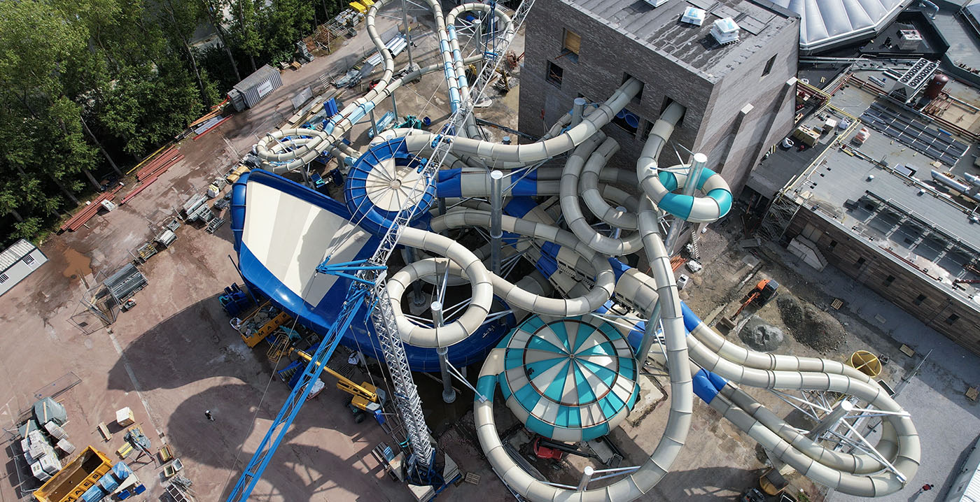 Vier nieuwe waterglijbanen in Walibi Belgium: een kijkje op het bouwterrein