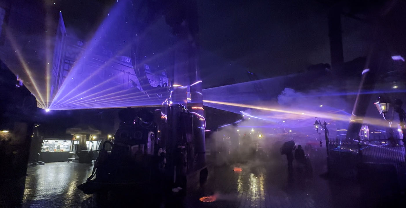 Video: deze winter muzikale lasershow bij Phantasialand-achtbaan F.L.Y.