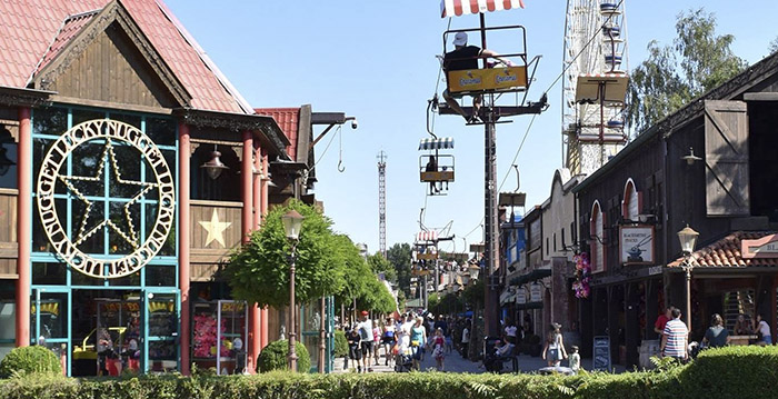 Medewerker Attractiepark Slagharen brengt kind ten val, beweert moeder