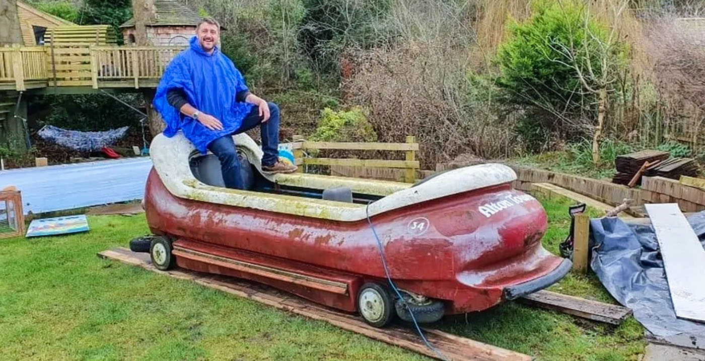 Bootje uit waterattractie spoelt weg door overstromingen