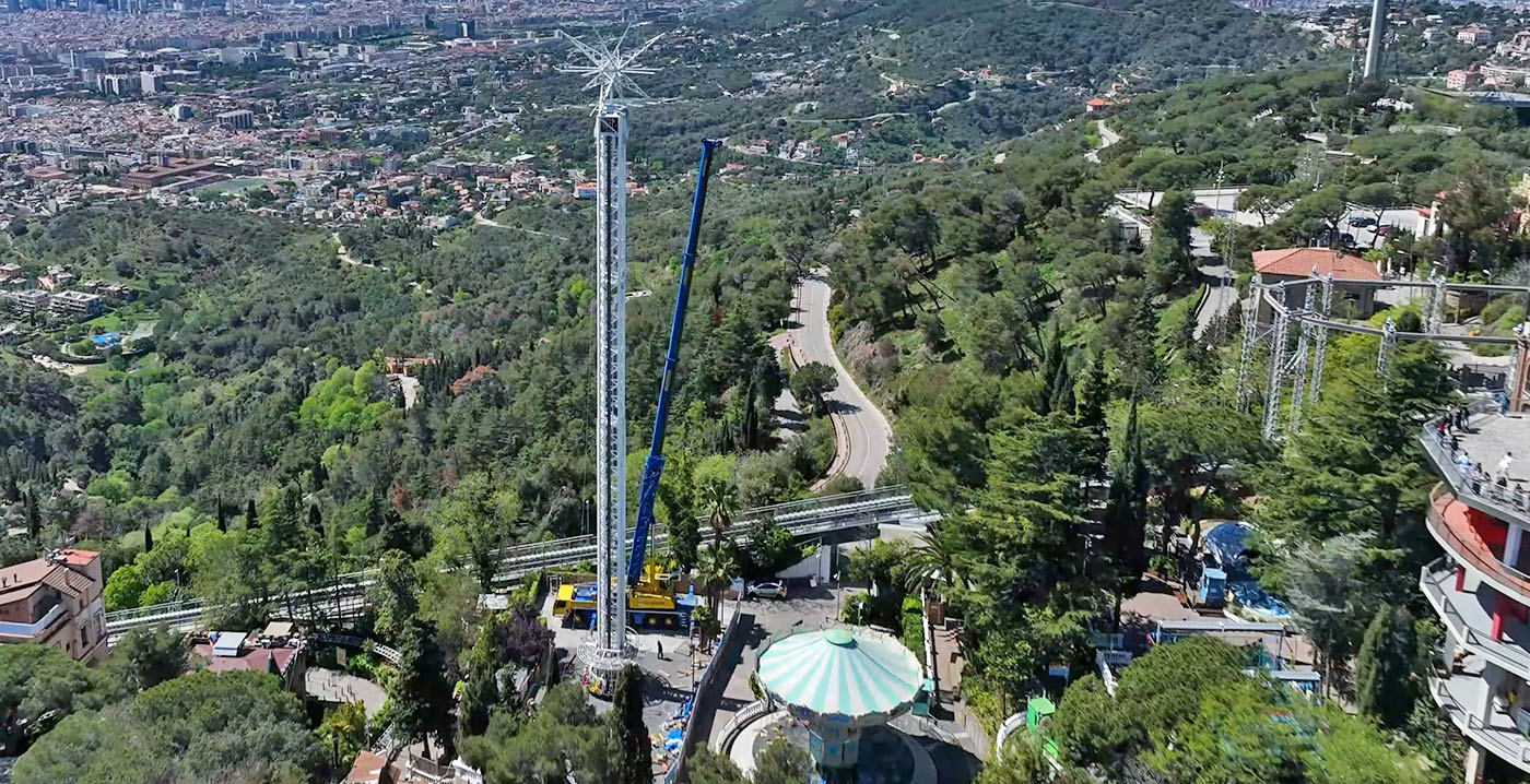 Spaans pretpark legt laatste hand aan 52 meter hoge vrijevaltoren