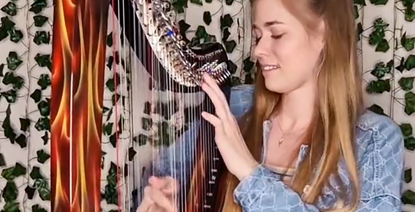 Video: harpiste speelt melodie van Efteling-attractie Fata Morgana