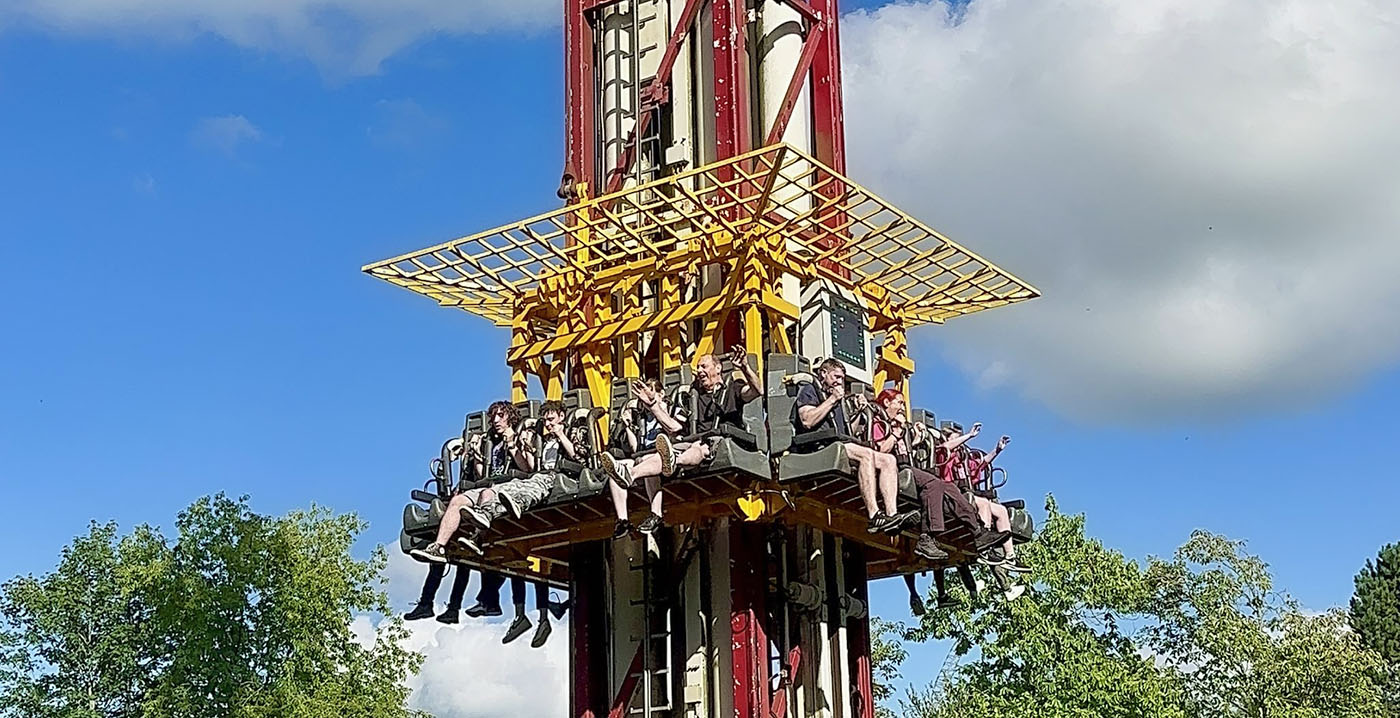 Britse pretparkbezoekers lichtgewond door noodstop bij drop tower