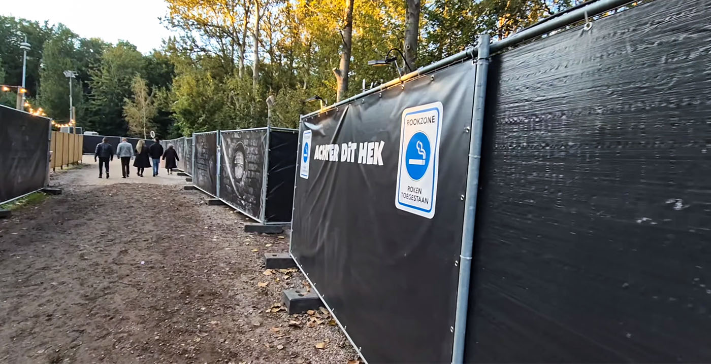 Drie extra rookzones tijdens Halloween in Walibi, maar rookverbod wordt niet gehandhaafd