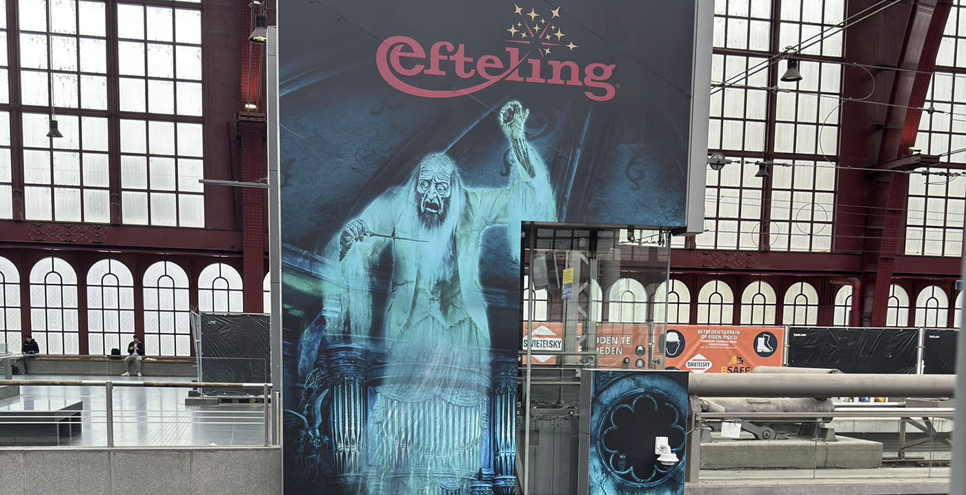 Danse Macabre komt eraan: gigantische Efteling-reclames in Antwerpen-Centraal