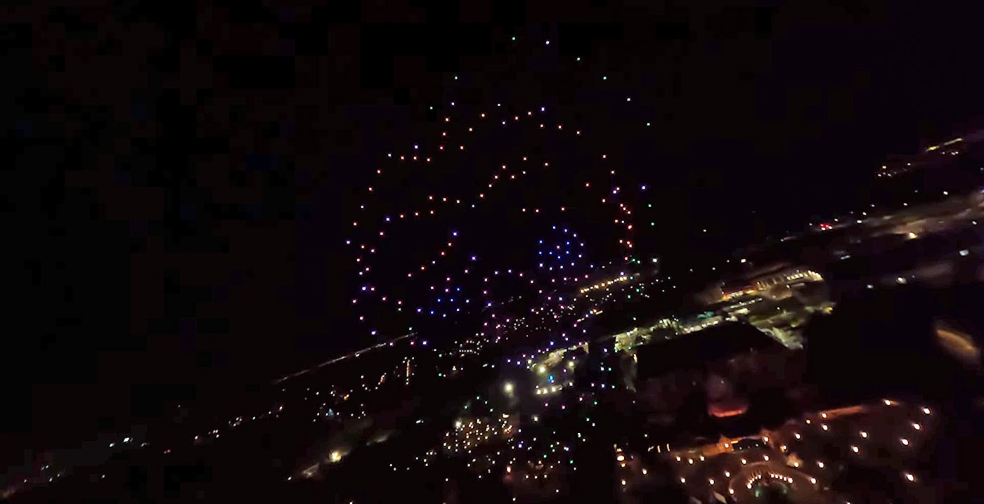 Drones en vuurwerk: Klokkenluider van de Notre Dame komt tot leven in Disneyland Paris